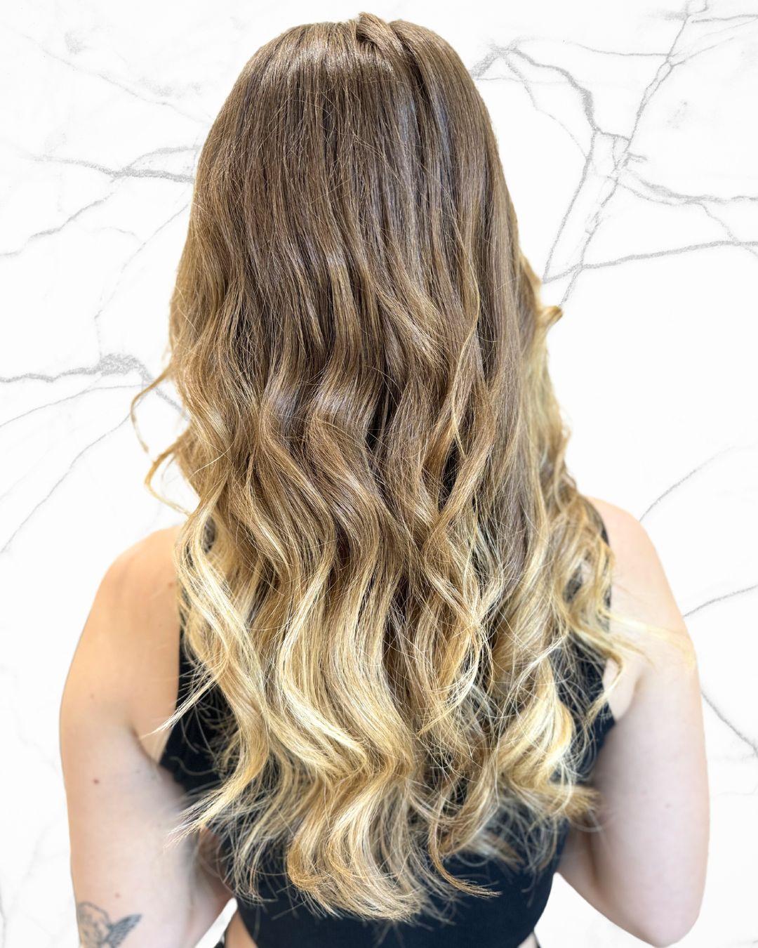 Beauty Blonde Free Hand